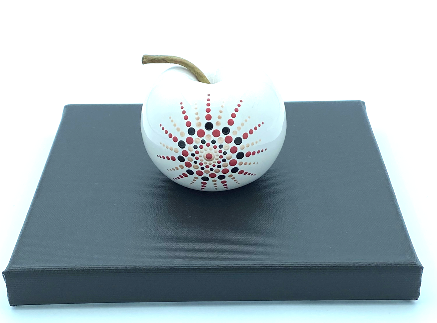 Jabolka - bela podlaga porcelan